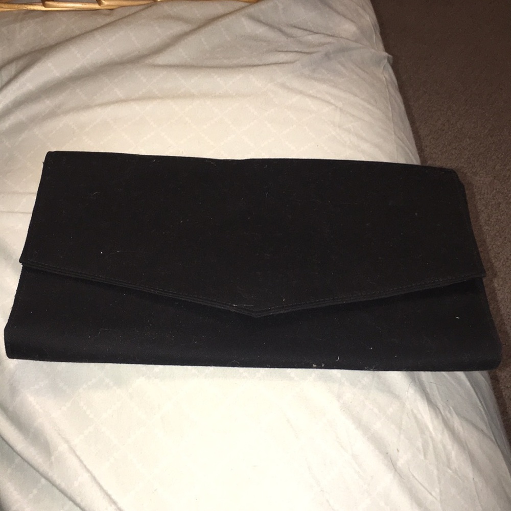 Black clutch